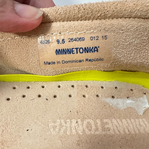 MINNETONKA 9.5 Pink woman suede leather flat fringe bow loafer moccasin comfort - Picture 5 of 11